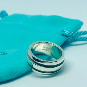 Vintage Tiffany & Co 925 Silver Atlas Groove Ring Band Size 5.5 With Pouch
